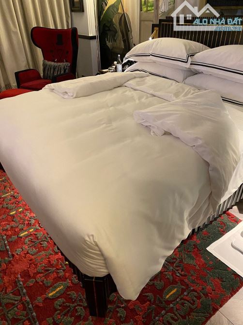 Chủ vay NH 200 Tỷ-Toà Khách Sạn Mặt Phố Hàng Bè - 350m2 - 12T- MT 10m - 80 Phòng - 298 Tỷ