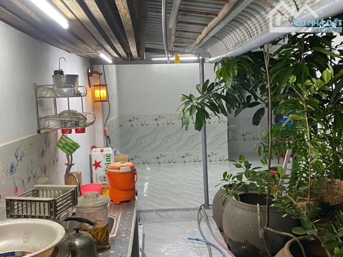BÁN NHÀ GÁC LỬNG – SỔ RIÊNG THỔ CƯ. 200m2. Chỉ 2Tỷ4. Ô Tô - 18