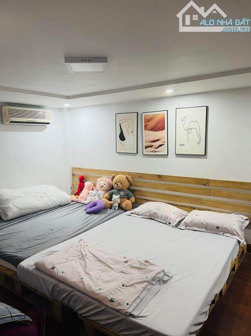 Cho thuê căn hộ pháp cổ tầng 4 mặt phố Tràng Tiền - 2