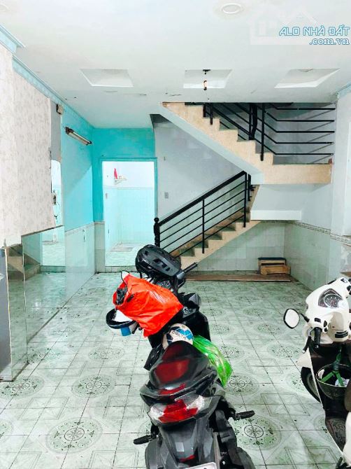 BÁN NHÀ HẺM XE HƠI THÔNG LẠC LONG QUÂN 2TẦNG 160M2 NỞ HẬU NGANG TO 5.3 GIÁ 15.X TỶ - 2