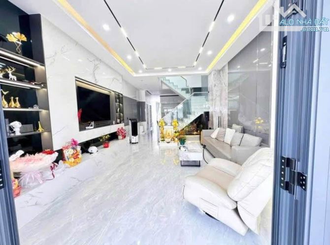 Nhà 1 Lầu 1 Trệt Ngay KDl Bửu Long 5x22 giá 1ty950 có sân để xe hơi đường oto né nhau - 2