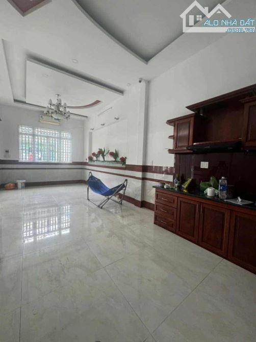 Bán Biệt Thự MiNi Dương Thị Mười, Căn góc,3 Tầng DT Sàn 178m2, Đường 6m, xe hơi đậu của - 2