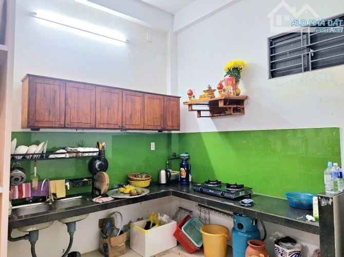 NHÀ 3 TẦNG PHAN BÁ PHIẾN SÁT MẶT PHỐ- GẦN BIỂN- Ô TÔ ĐẬU GẦN NHÀ - 2