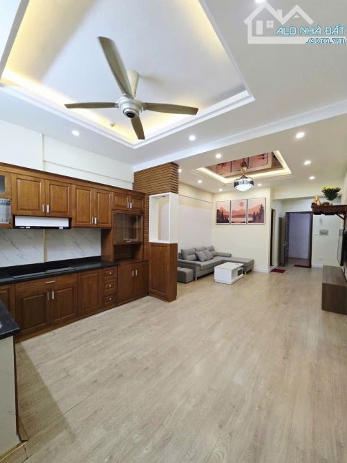 BÁN GẤP TẬP THỂ VIP TẦNG 1, NHÀ A NGÕ THỔ QUAN, ĐỐNG ĐA. 82M² – 2PN. 3,7 TỶ - 2