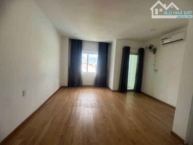CG:[4.2 TỶ]🌻🌻🌻NHÀ 3 TẦNG TRƯỜNG THỌ THỦ ĐỨC - 42M2 📐 Diện tích: 42m² (4.5m x 9m). - 2