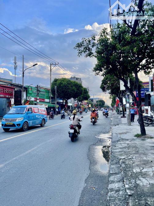 BÁN KHÁCH SẠN 6 TẦNG THANG MÁY MẶT TIỀN LÊ VĂN KHƯƠNG QUẬN 12 GIÁ RẺ 18,99 TỶ - 2