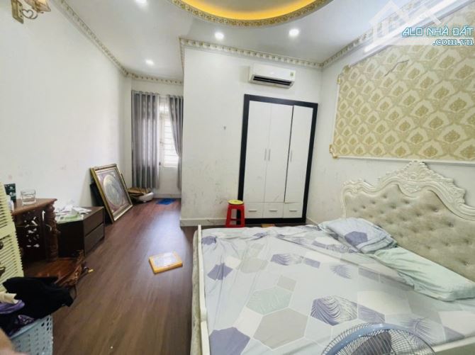 Gấp bán nhà 3 tầng Thủ Đức, giáp Phạm Văn Đồng, giá 10 tỷ, dt 115m2. - 2