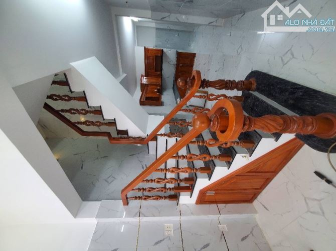 GẦN CHỢ BÌNH TRỊ ĐÔNG - BÌNH TÂN - HẺM XE HƠI THÔNG - 37M2 - 3 TẦNG MỚI ĐẸP BTCT - 2