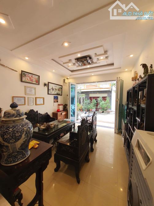Bán đất tặng nhà 3tầng ngõ 266 Nguyễn Văn Cù - diện tích 87m+10m lưu không - chỉ 12,2tỷ. - 2