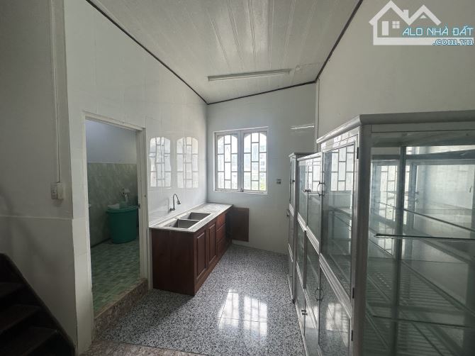 Chưa tới 4 tỷ bán đất tặng nhà srxd đường ô tô ngay khách sạn 5 sao Merperle - 2
