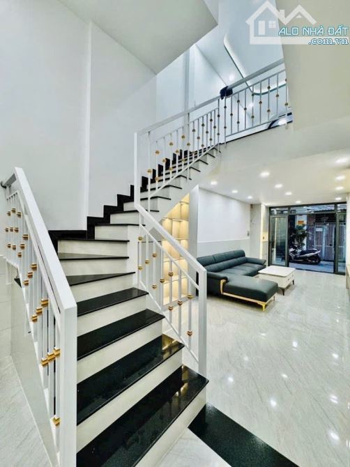 Bán nhà 4 tầng đường NGUYỄN THÁI SƠN, phường 5, Q Gò Vấp, dt 52m²(4,1x13).Hẻm 5m - 2