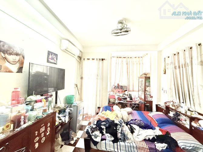 Bán nhà ngộp bank quận 11 - Cách mặt tiền 1 căn - 5 tầng ở ngay 6,3 tỷ - 2