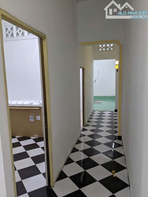 góc 2 mặt tiền đường nguyễn công trứ, bình thạnh, 3 tầng, giá chỉ 9,8 tỷ thương lượng - 2