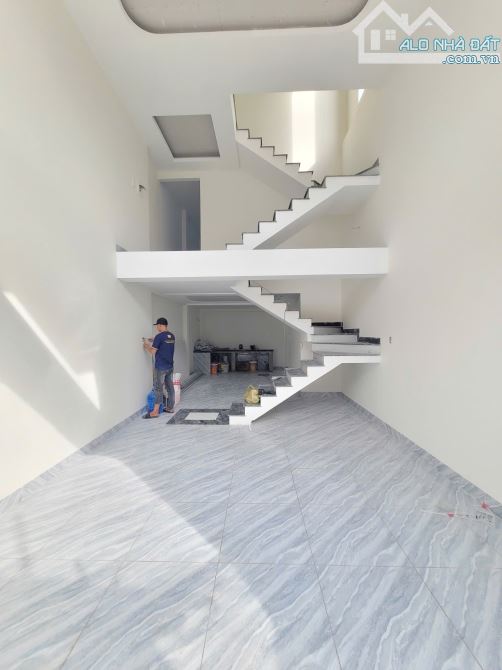 nhà 1 trệt 1 lầu 1 lửng 58m2 4ty450 TL full nội thất cách đường Bình Hòa 24 chỉ 30m - 2