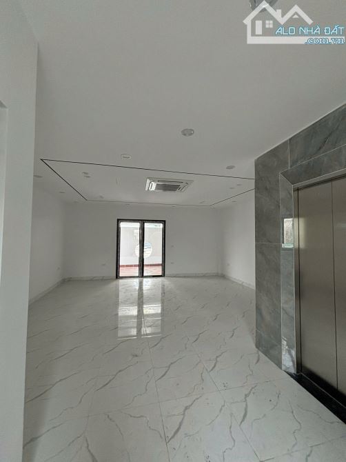 Chính chủ cần sang nhượng nhanh căn Shophouse Sông Hồng tại trung tâm Trâu Qùy, Gia Lâm - 2