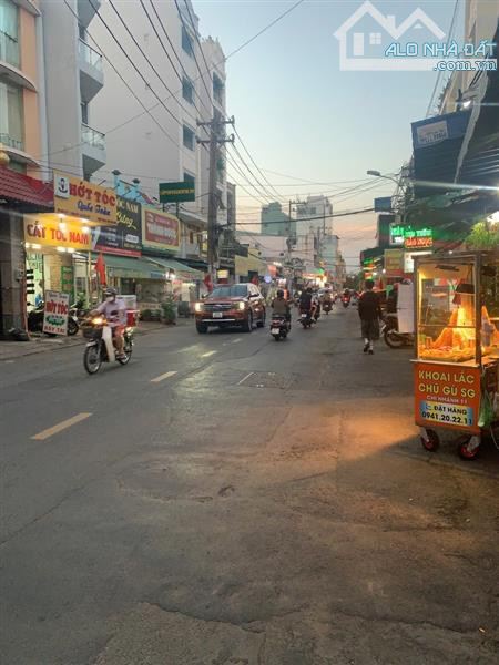 Bán nhà mặt kinh doanh , 4 x 17 m chỉ 5 tỷ rẻ nhất khu. - 2