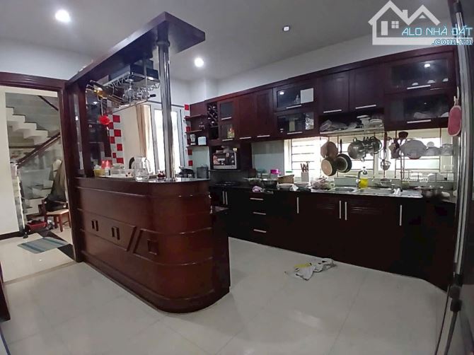 Bán Biệt Thự Đường Trương Văn Thành giá 22.7 tỷ /224m2 - 2