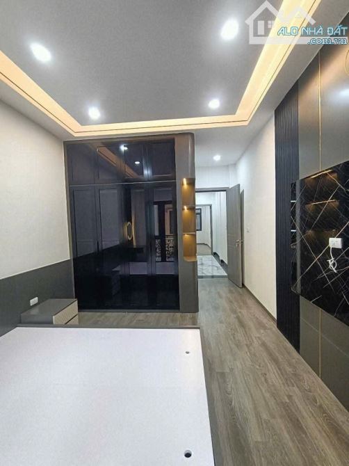 Siêu phẩm Cổ Nhuế - Mặt ngõ thẳng, thông, thoáng - Ô tô đỗ cửa - Cách mặt phố chỉ 20m - Th - 2