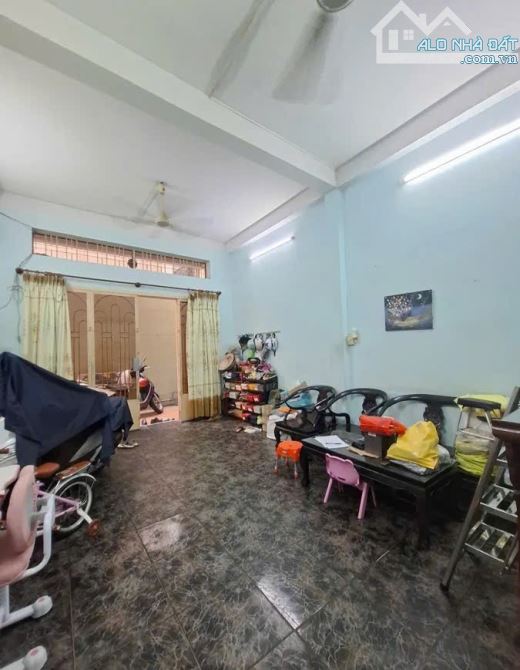Nhà Dt 156M2 (9mx18m) Cách Mặt Tiền Cô Giang 4M Giá 20Ty - 2