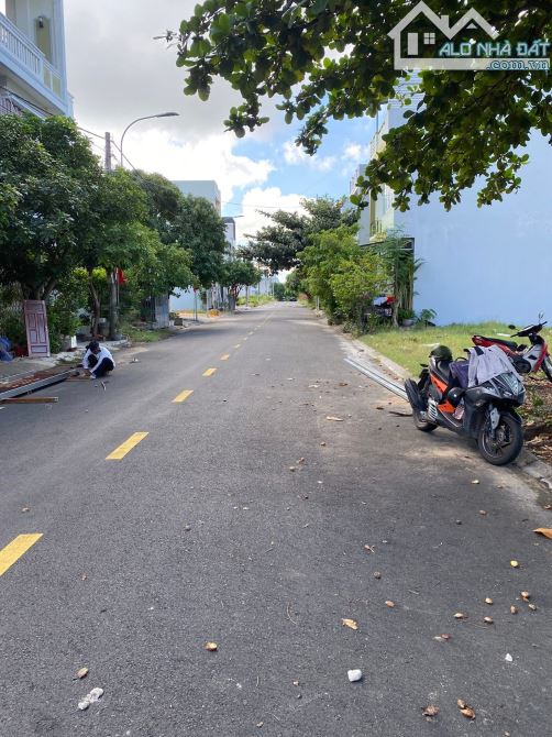 Cần bán Nhà Trọ 10*20 Mặt Đường Tân Trào phú yên  giá rẻ - 2