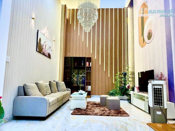 🏡 NHÀ ĐẸP – HẺM NHỰA 8M – KHU VIP NGUYỄN TƯ GIẢN, P.12, GÒ VẤP  💰 Giá: 9.4 tỷ - 2