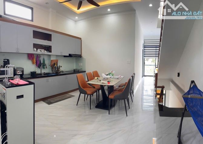 NHÀ 3 TẦNG ĐƯỜNG THÔNG GẦN TRƯỜNG HOÀNG VIỆT: GIÁ 3.77 tỷ - 2
