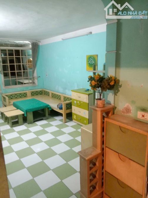 Cho thuê căn hộ Tập thể Nghĩa Đô, tầng 4, 70m2, 2 ngủ, 8 triệu vào ngay Full đồ - 2