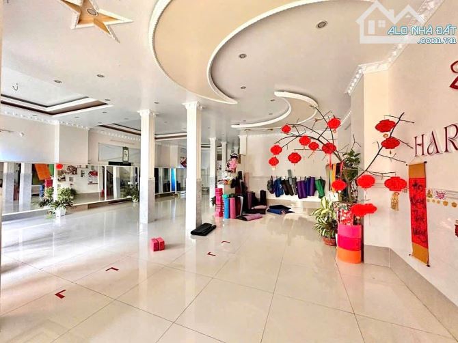 Cho Thuê Nhà 1 Trệt 4 Lầu Góc 2 Mặt tiền đường Nguyễn Hiền & Lê Chân KDC 91B - 2