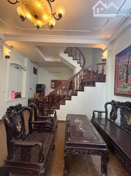 BÁN NHÀ NGUYỄN KHANG YÊN HOÀ CẦU GIẤY DT 45M 5 TẦNG NGÕ NÔNG GẦN PHỐ Ở LUÔN GIÁ 10.6 TỶ