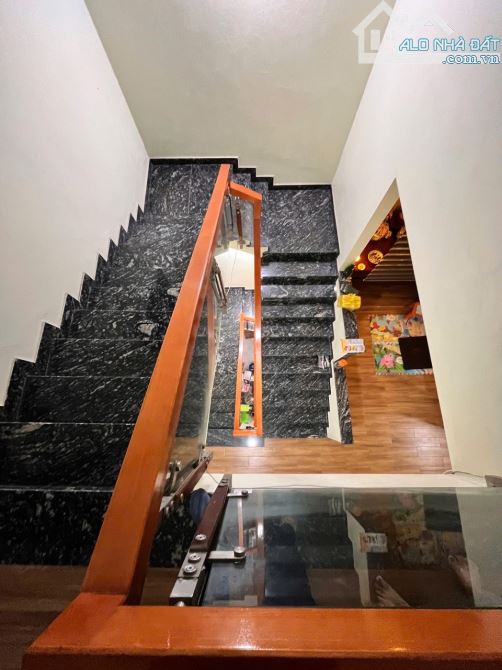 Bán nhà 2 tầng MẶT PHỐ- KINH DOANH P.quảng thịnh giá 3tỷ x - 2