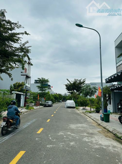 Bán đât KHU HÓI KIỂNG GẦN SỐNG. Nam Hoà Xuân, giá siêu re. 4ty5 - 2