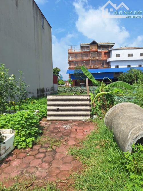 Đất đẹp đường ô tô tránh vỉa hè thoáng Gia Đông Thuận Thành DT 210m2 . Giá 27.5 triệu / m2 - 2