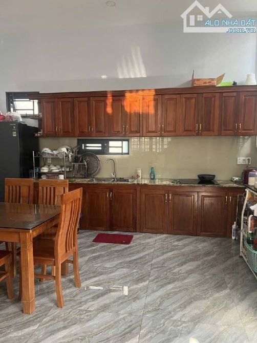 BÁN NHÀ DÒNG TIỀN 28TR/ TH_ 1 TRỆT LẦU + 11P TRỌ FULL _ ĐƯỜNG THÔNG 7M VỈA HÈ _ NGANG 8M _ - 2