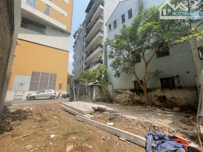 Bán nhà phố Lạc Long Quân 160m2 nhà 2 mặt tiền 6.5m ô tô tránh đỗ 40 tỷ gần Hồ Tây - 2