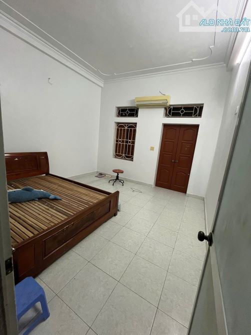 Cho thuê nhà nguyên căn 279 Lĩnh Nam, 50m2 - 3 tầng - 2 ngủ - 2 wc, 6,5tr / tháng - 2