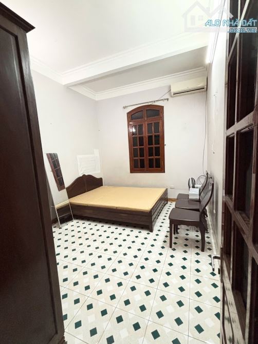 Cho thuê nhà đất lâu dài. Nhà mặt ngõ chợ Vĩnh Hồ Đống Đa 30m 3 tầng 3 ngủ 3 vs giá 7,5 tr - 2