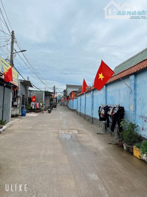 Lô đất lớn hơn 2.200m2. Phạm Thị Giây, Hóc Môn. Đường vào 7m, có sẵn nhà xưởng 500m2. - 2