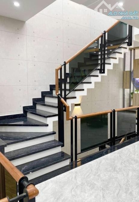 Chính chủ bán nhà trung tâm, đường Hoàng Đạo Thuý giá 975tr có sổ Hồng riêng - 2