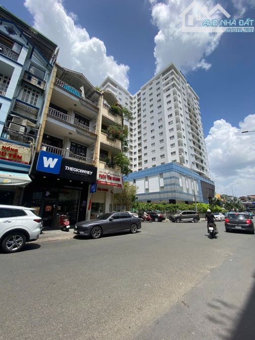 Mặt tiền Khu Phan Xích Long - Phú Nhuận 70m2 5 tầng 10CHDV - Chỉ 18.7 Tỷ TL - 2