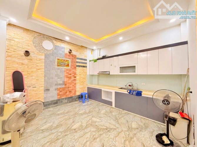 Hoa hậu Cổ Nhuế, lô góc, 39m 6 tầng, thang máy,chỉ hơn 8 đồng. - 2