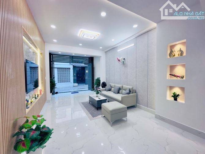 SIÊU PHẨM HẺM THÔNG XE HƠI 3 TẦNG ĐỐI DIỆN NHÀ MÁY BIA TAIGEK LÊ VĂN KHƯƠNG - 2