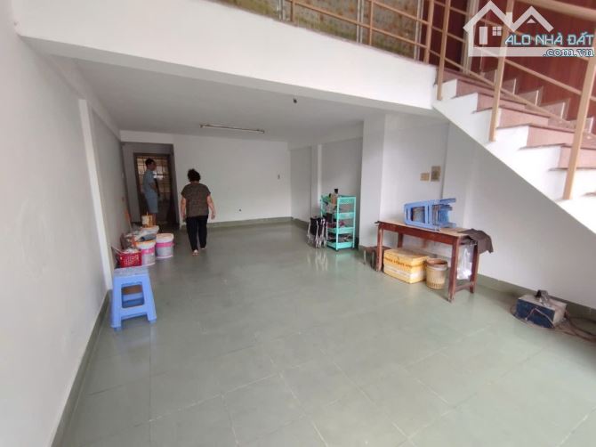 Cần cho thuê nhà mặt tiền đường Nguyễn Ái Quốc 1 trệt, 1 lửng, 2 lầu chỉ 16,5 triệu/tháng - 2