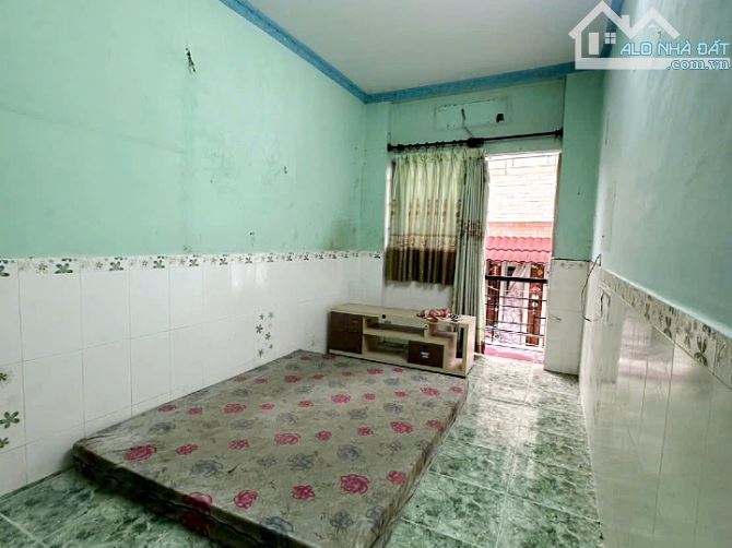 Bán nhà nở hậu 3 lầu 3 phòng ngủ hẻm Ngô Quyền, Quận 10 - 2