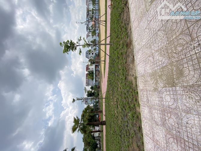 ĐẤT BIỆT THỰ KDC GIA HÒA - VIEW CÔNG VIÊN CẠNH BỜ SÔNG - ĐỖ XUÂN HỢP 200m2 - 18 TỶ TL MẠNH - 2