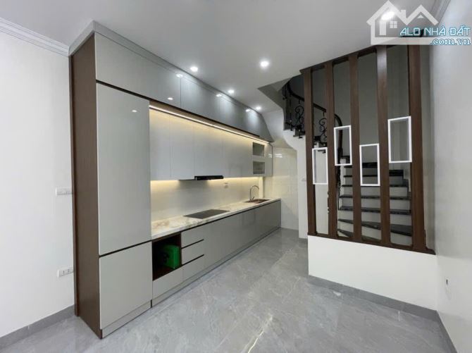 Bán nhà 5 tầng Việt Hưng mới cóng, full công năng, diện tích rộng 55m2, giá 6 tỷ+ - 2