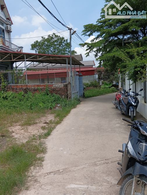 Bán Đất - Thái Lai(Minh Trí) - 120M2 Full Thổ Cư - 1,65 Tỷ -  Đường Thông Ô Tô Chạy Vòng q - 2