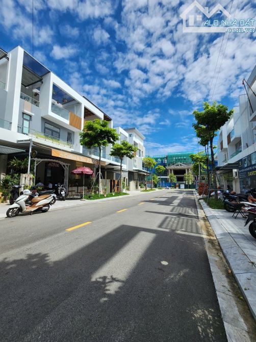 CHỈ CẦN THANH TOÁN 1TỶ7(30% CĂN) SỞ HỮU NHÀ 3 TẦNG CÁCH ĐƯỜNG HOÀNG QUỐC VIỆT 20M - 2