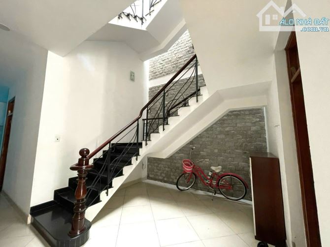 Biệt thự 7 đường số 14 KDC Nam Long Trần Trọng Cung, Quận 7, DT8x24m, 2L, 28ty - 2