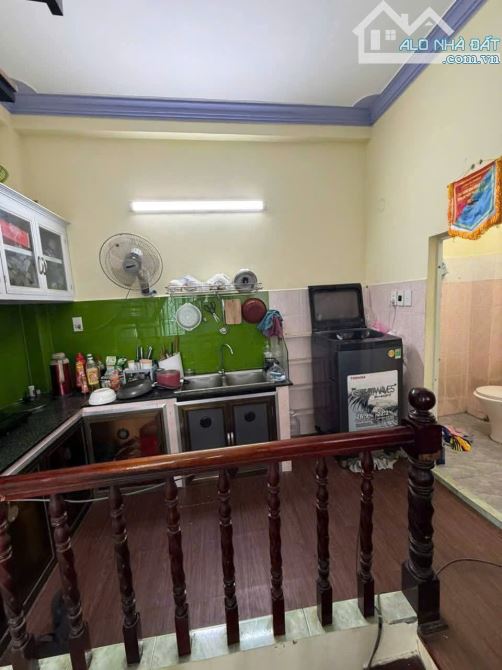 Gởi HHMG 1% bán nhà hẻm 6m thông Nguyễn Văn Lượng, P.17, 4,8 x 6,5 giá 4.75 tỷ tl - 2