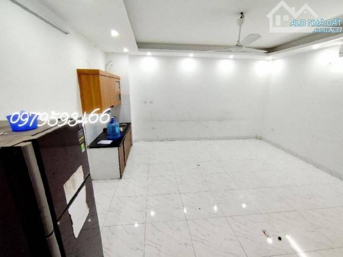 Chủ cần bán gấp nhà Tứ Hiệp sát khu ĐT Hồng Hà DT 40m- 5 Tầng === HƠN 5 TỶ - 2